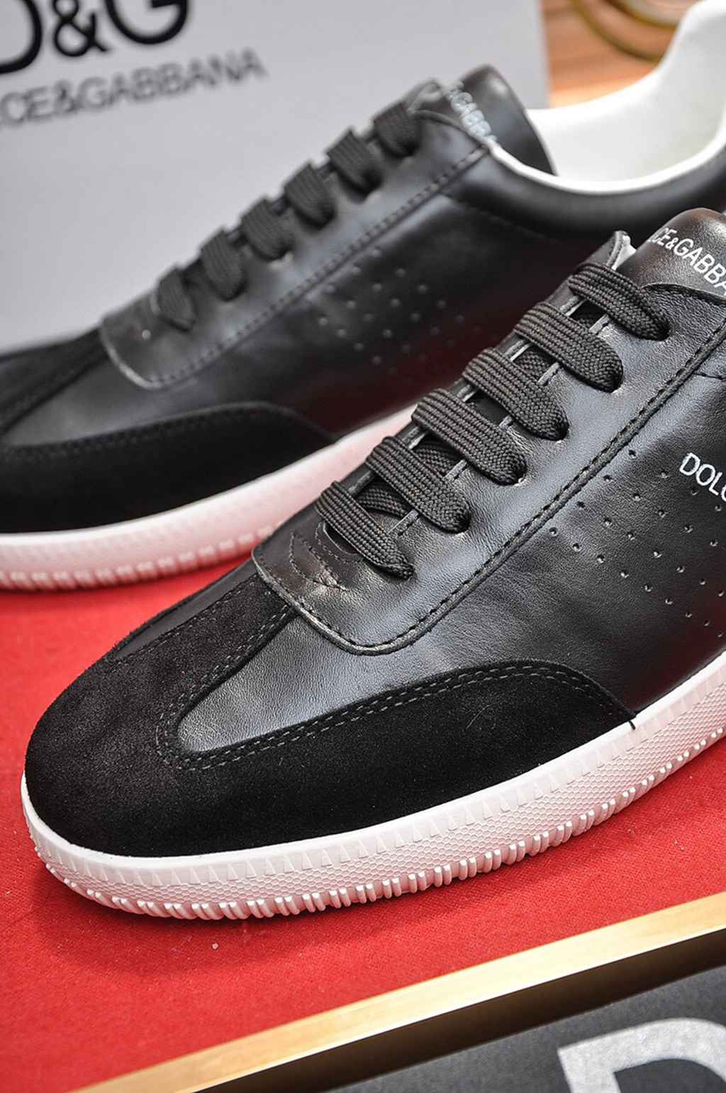 D*G sneaker